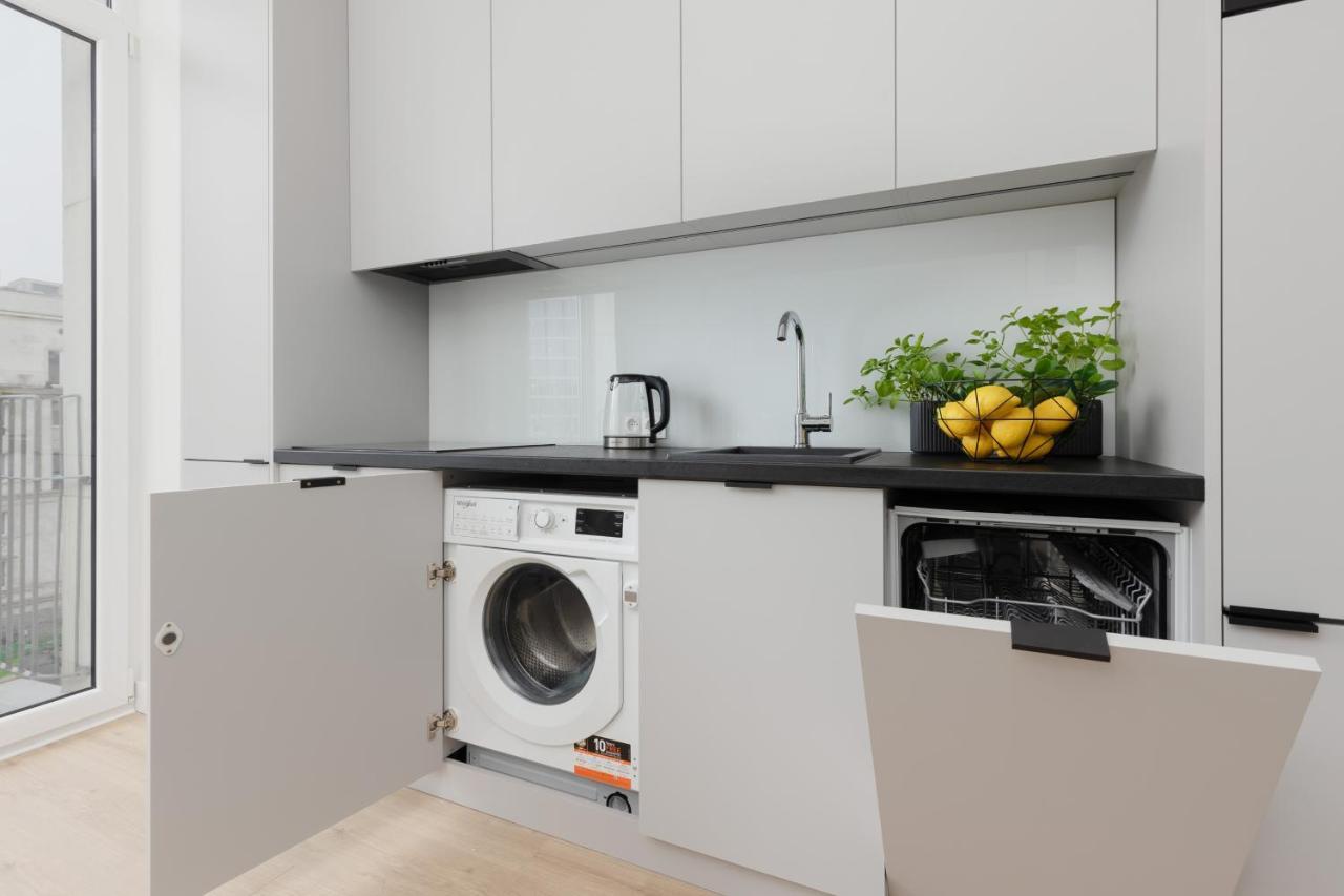 Spacious Apartment With Panoramic View Of Warsaw By Noclegi Renters Varsóvia Exterior foto